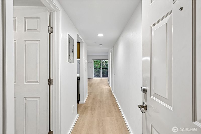 2nd image of 12345 Roosevelt Way NE #306