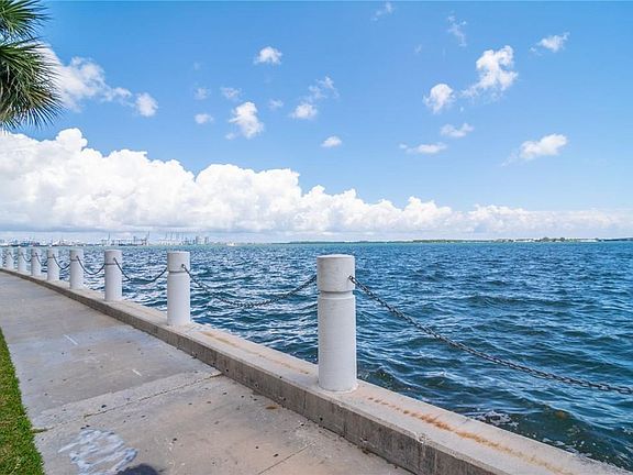 4th image of 1440 Brickell Bay Dr APT 503