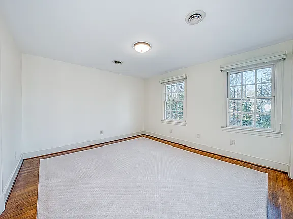 4 bed, 4900 sqft, $4,950 — Photo 4