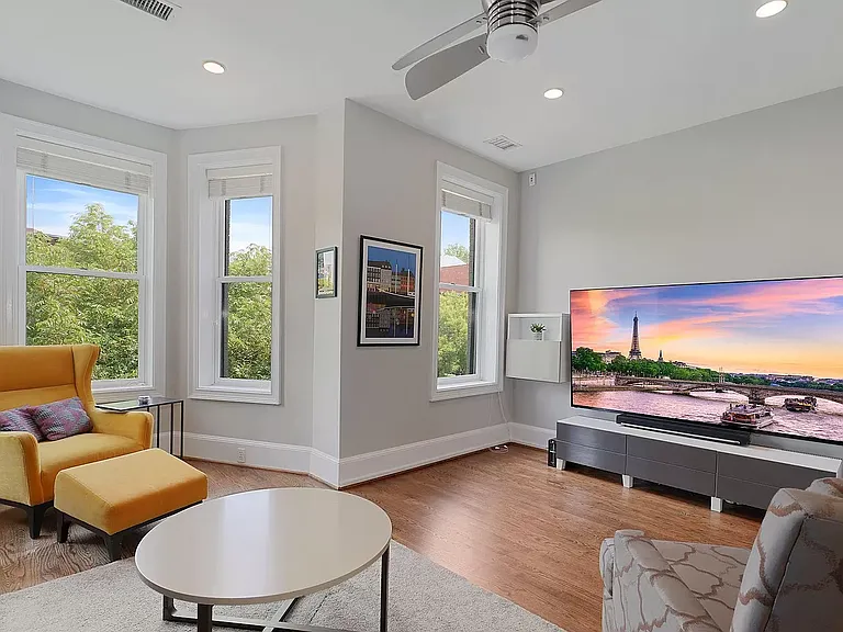 928 T St NW — Photo 12