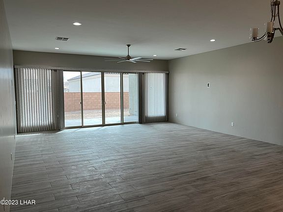 4th image of 1746 E Persimmon Ave