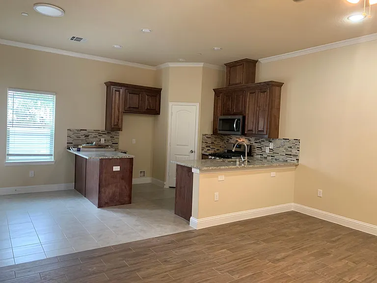 1703 Leann Ln — Photo 9