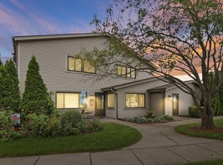 1000 Prairie Dr #8U, Racine, WI 53406