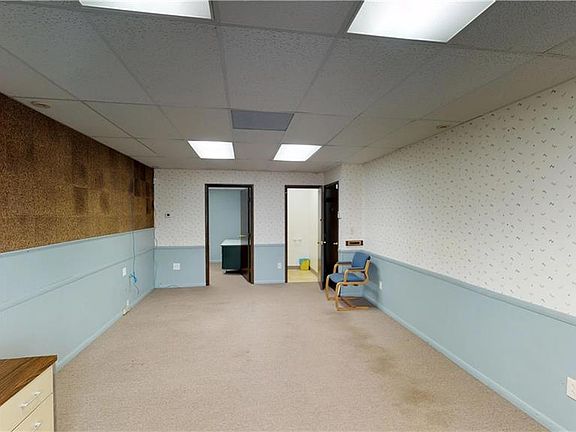 2nd image of 25 Idlewood Rd Ste 102