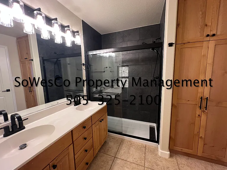 1936 Hollyhock Cir — Photo 13