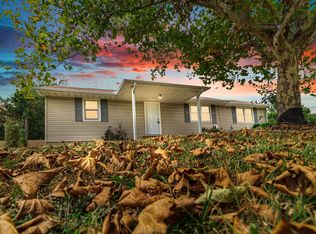 37 NW 291st Rd, Centerview, MO 64019