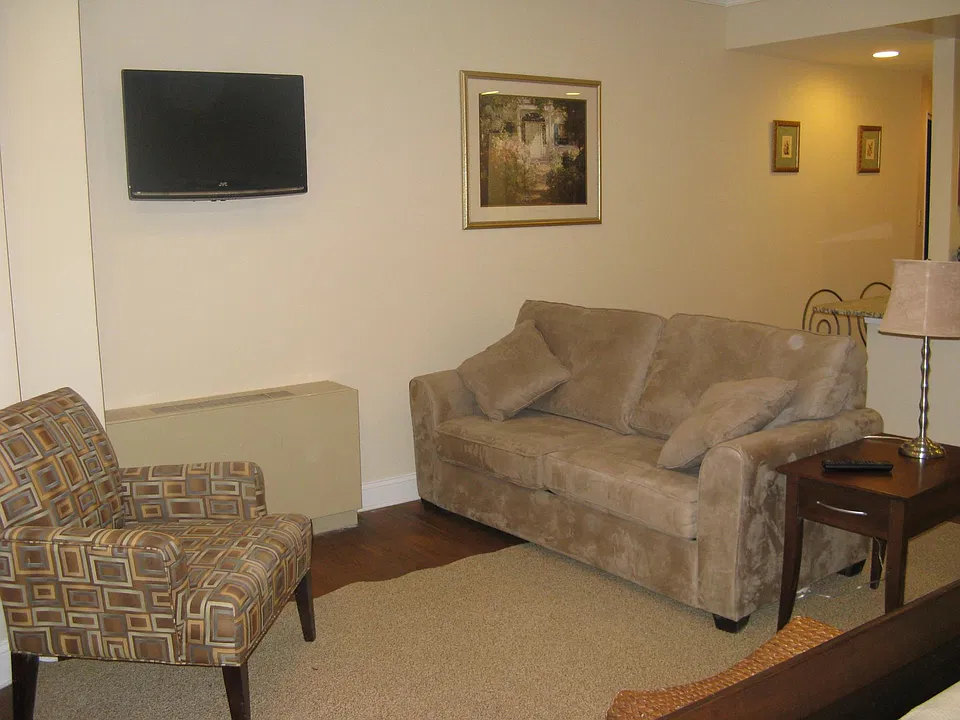 1838 Connecticut Ave NW #302