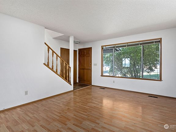 5th image of 168 NW Captain Court