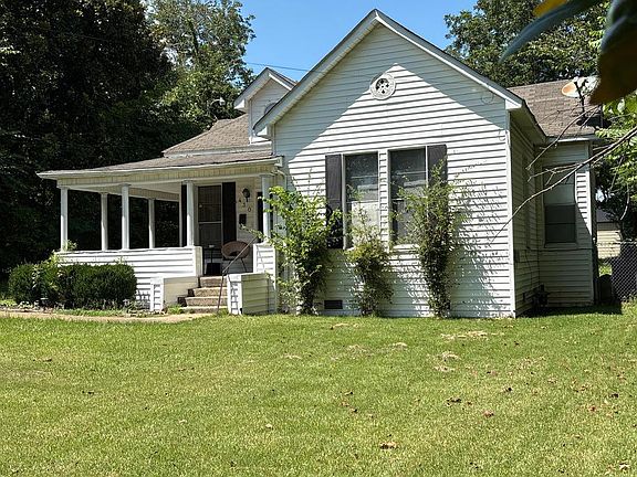 3rd image of 430 Salem Ave
