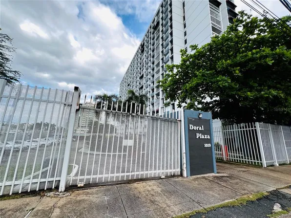 1019 Avenue Luis Vigoreaux #15-B, Guaynabo, PR 00966