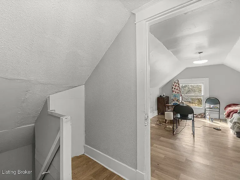 1456 Beech St — Photo 31