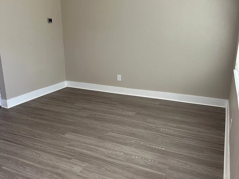 1462 Hamlet Ave — Photo 12