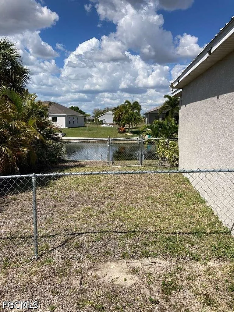 3 bed, 2.0 bath, 1968 sqft, $2,250 — Photo 4