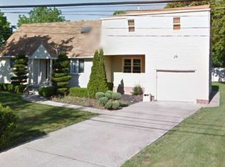 1 Reizen Ave, Centereach, NY 11720