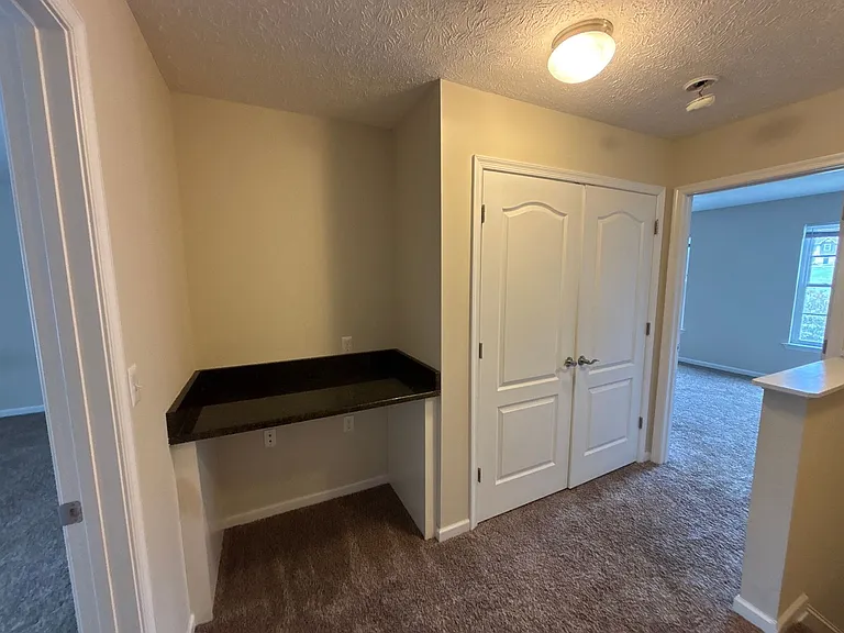 50 Gloucester Dr — Photo 5