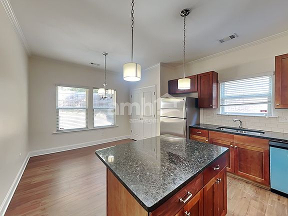 4th image of 2393 Folsom St