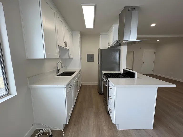 22 Reef St #7 — Photo 3