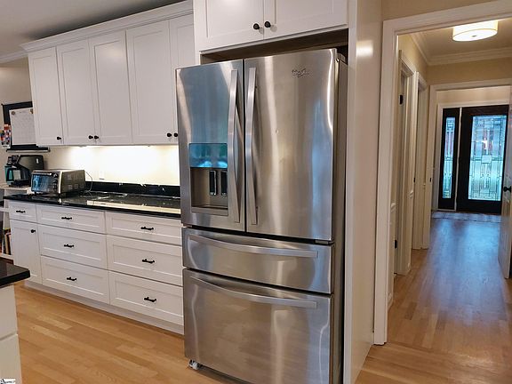 3rd image of 1213 Plantation Dr