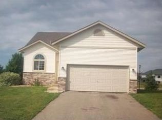 1105 Village St SE, New Prague, MN 56071