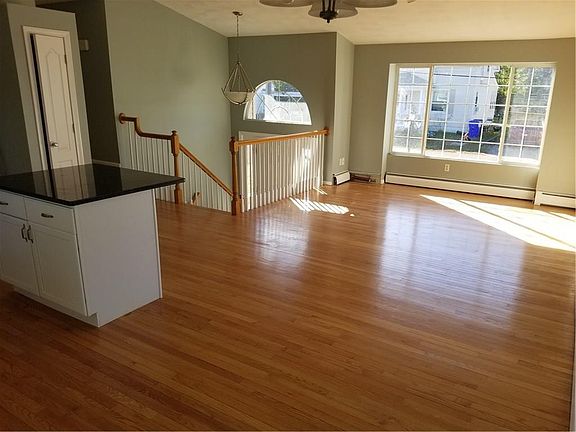 5th image of 7 Ethel Ave