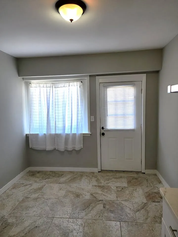 133 YOUNGS — Photo 1