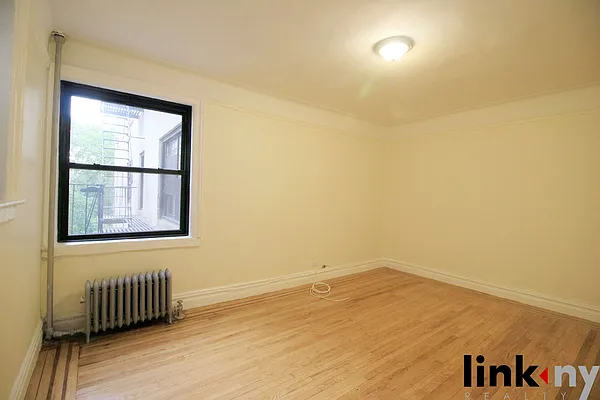 Rented by Link NY Realty | media 18