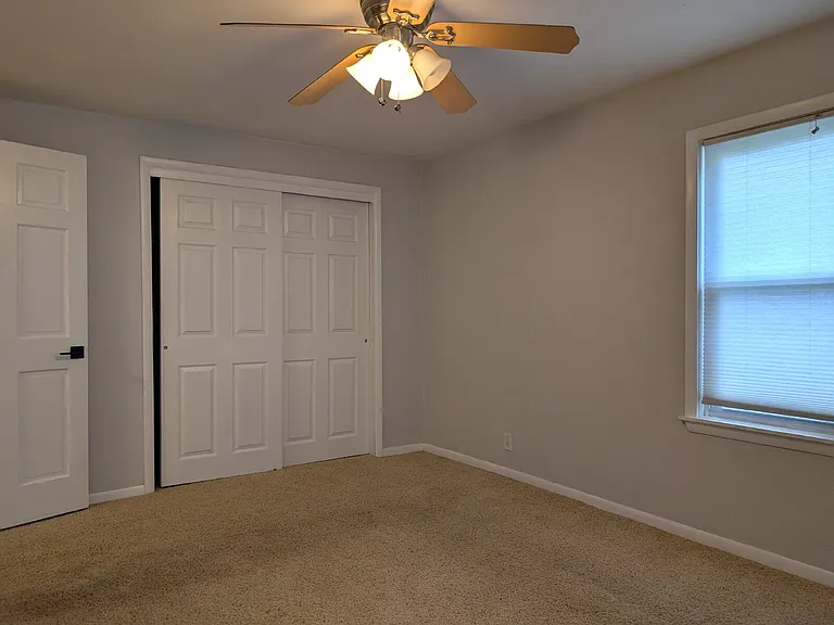 1575 W Butte Des Morts Beach Rd — Photo 19