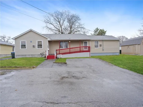 110 Lancashire St, Providence, RI 02904