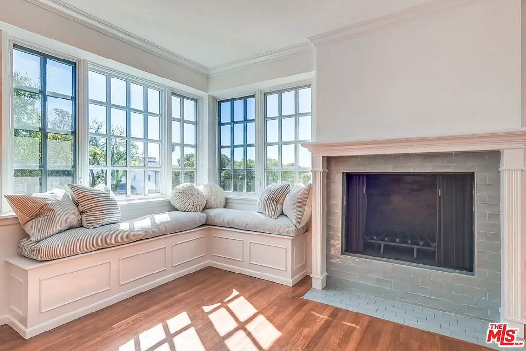 4 bed, 3.0 bath, 2300 sqft, $8,750 — Photo 3