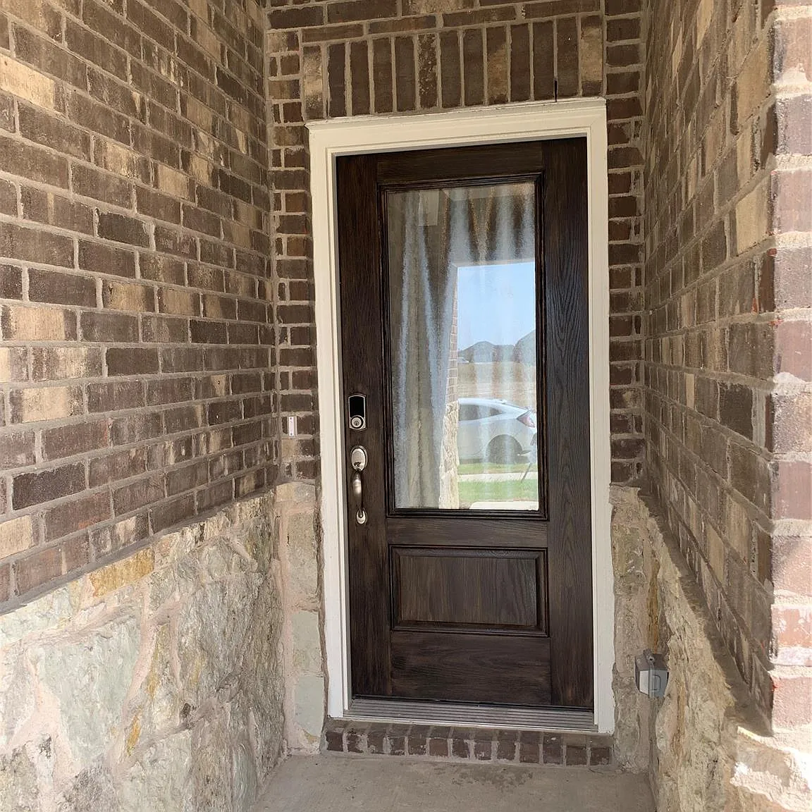 4 bed, 2059 sqft, $2,500 — Photo 2