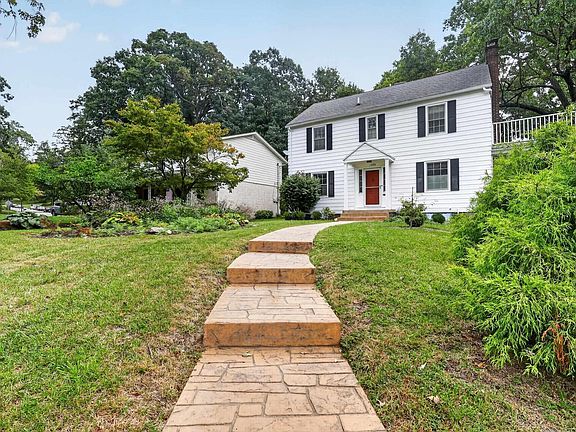 2nd image of 1220 Ravinia Rd
