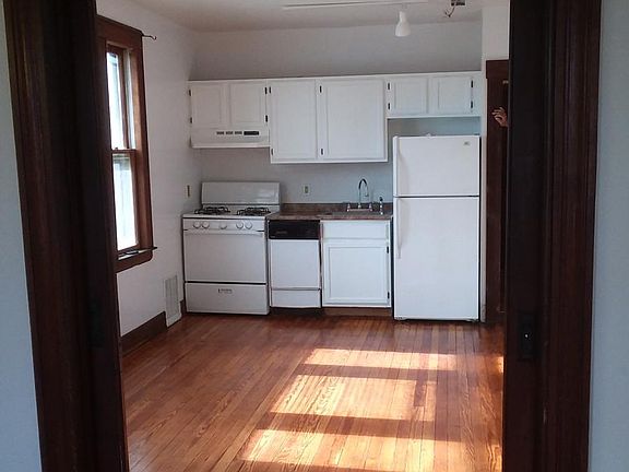 Kitchen and dining room combo
