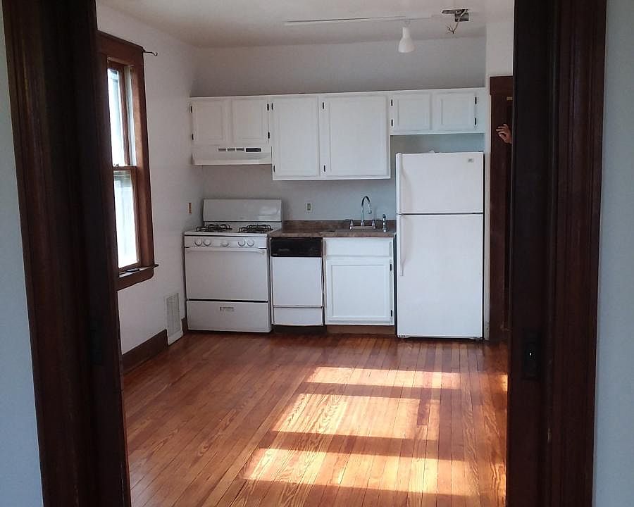 Kitchen and dining room combo