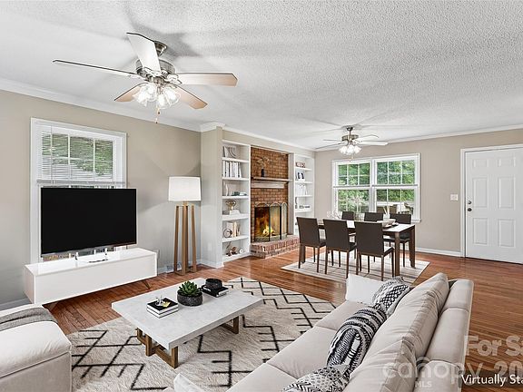 4th image of 550 Englewood St NE