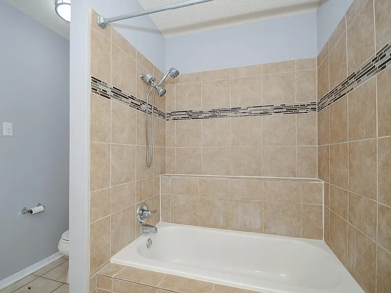 12722 Ashford Brook Dr — Photo 31