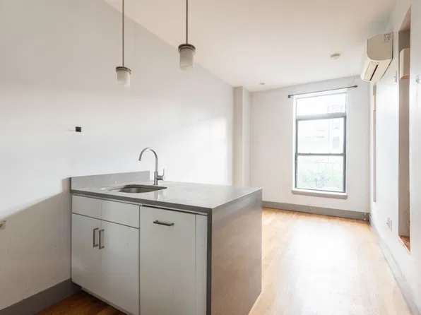 1000 Fulton Street image 1 of 13
