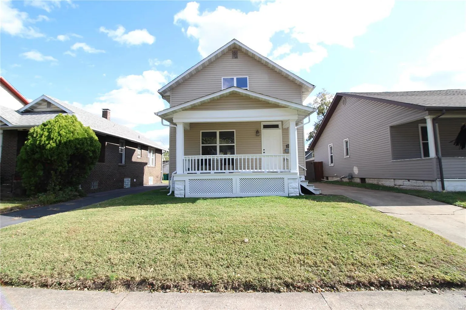 2668 Grand Ave photo 1