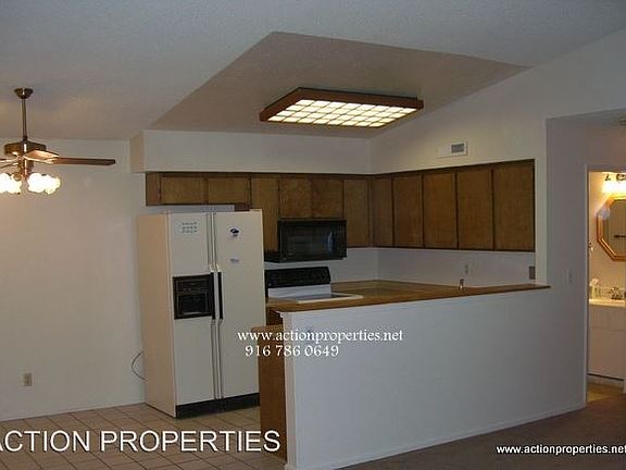 2nd image of 1402 Hickory St