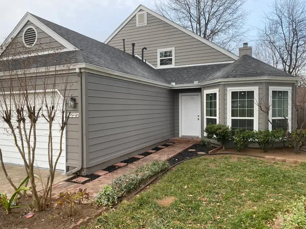 6227 E 100th Pl, Tulsa, OK 74137