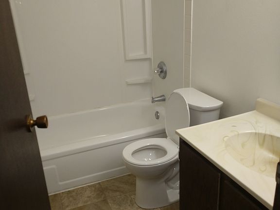 5th image of 801 Hills Ave #1