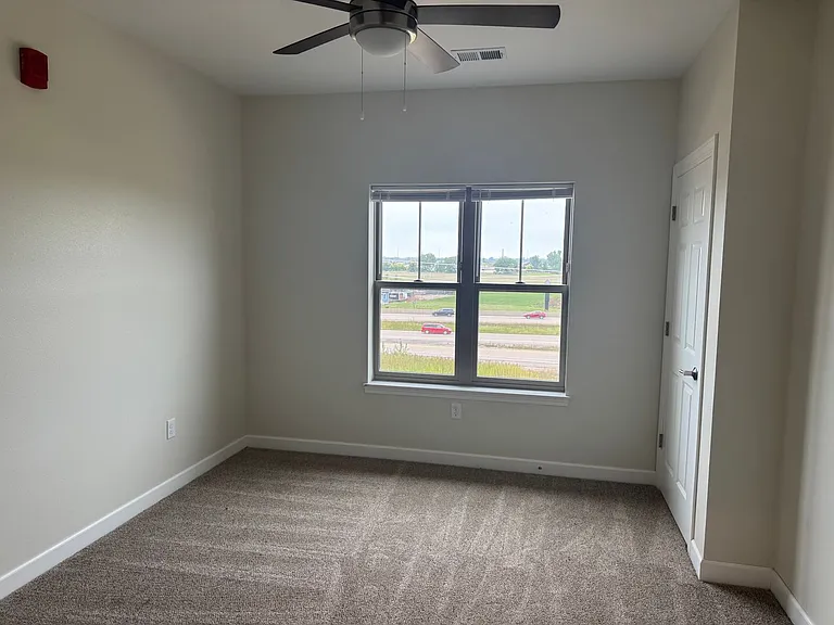 Red Earth Apartments- On Lake Butte Des Morts — Photo 27