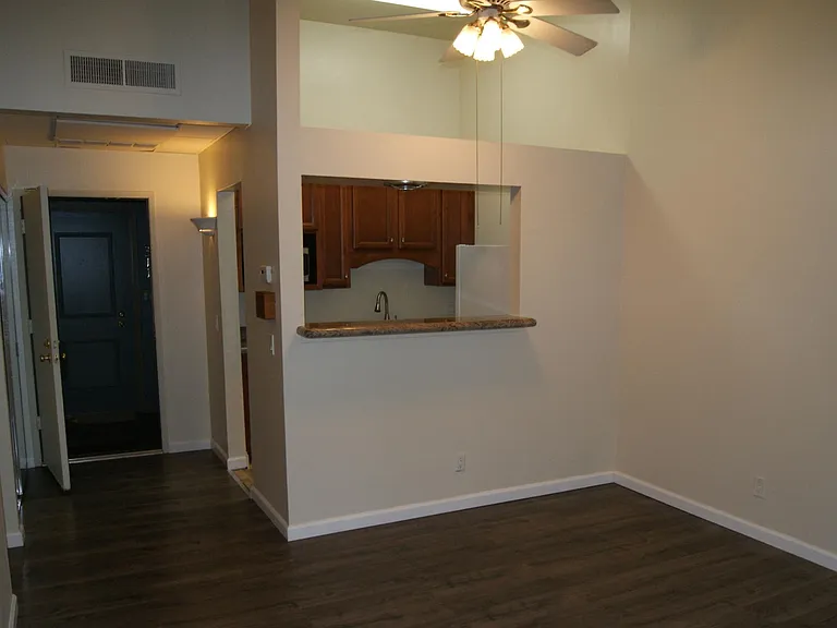 340 N Civic Dr #312 — Photo 5