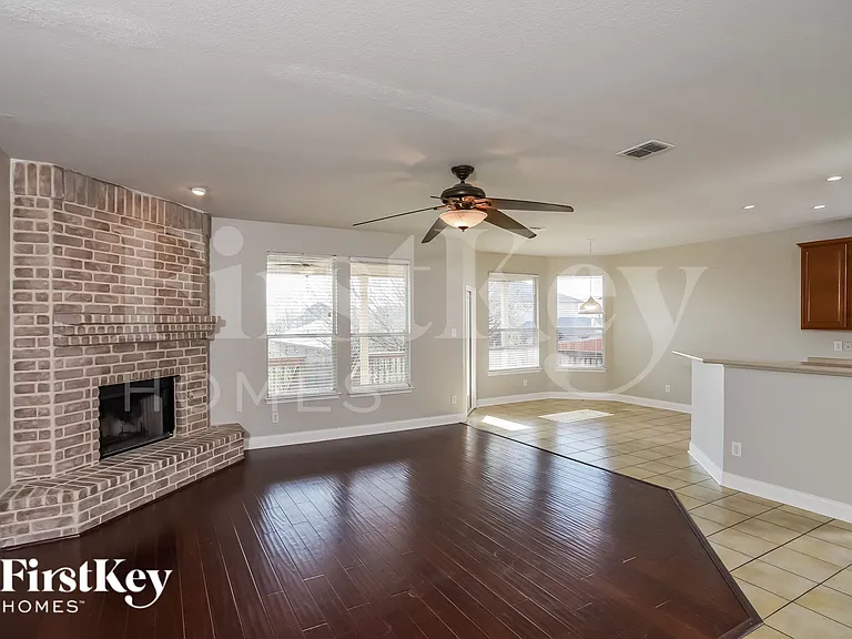 6122 Kenedy Leaf — Photo 5