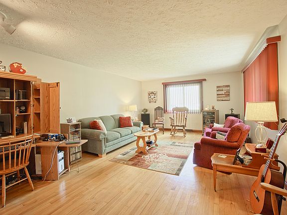 3rd image of 2585 Celia Dr