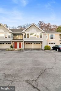 702 Country Place Dr, Lancaster, PA, 17601