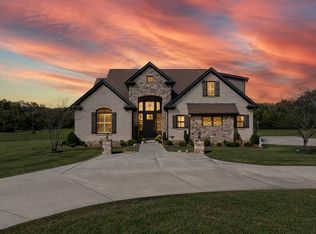 110 Barley Dr, Fayetteville, TN 37334