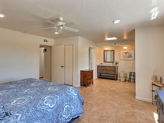 3rd image of 477 E Paseo Chuparosas