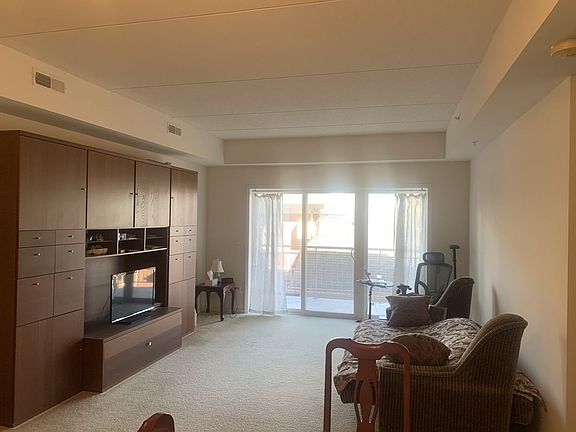 4th image of 787 Graceland Ave Unit 204