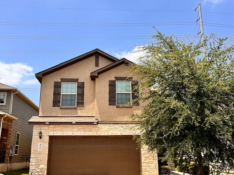 908 Cottage Bank Trl — Photo 1