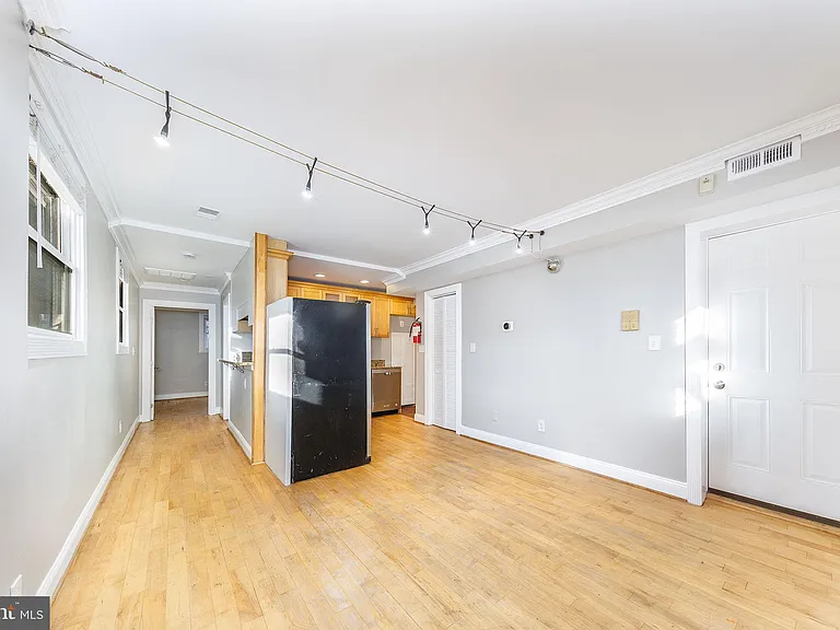 300 Oklahoma Ave NE #101 — Photo 6